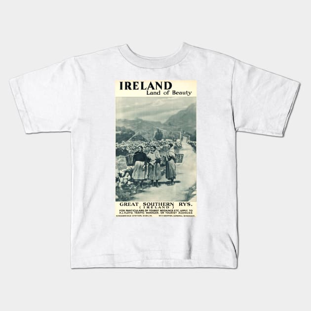 Vintage Travel - Ireland Kids T-Shirt by Culturio